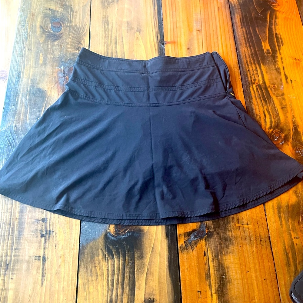 Athleta skirt like new with built in shorts